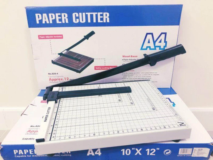 แท่นตัดกระดาษ Paper cutter No.829-4 A4 ขนาด 27.5x49x6 ซม.